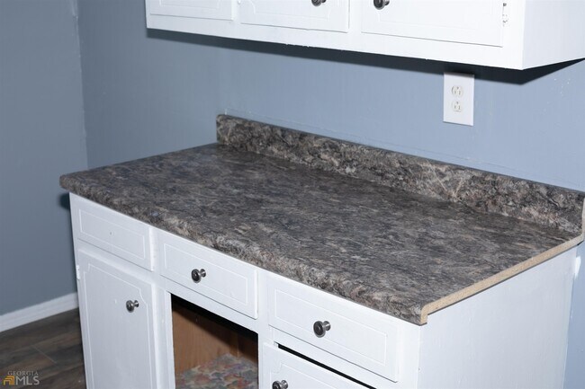 Building Photo - 4333 Capitol Ave