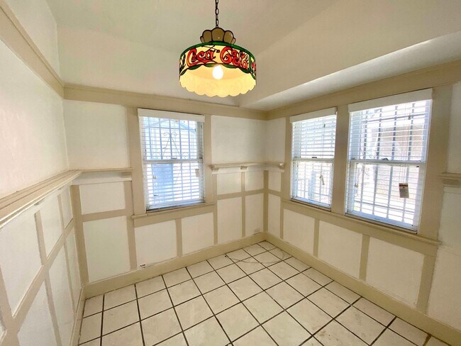 Building Photo - 1513 W 45th St