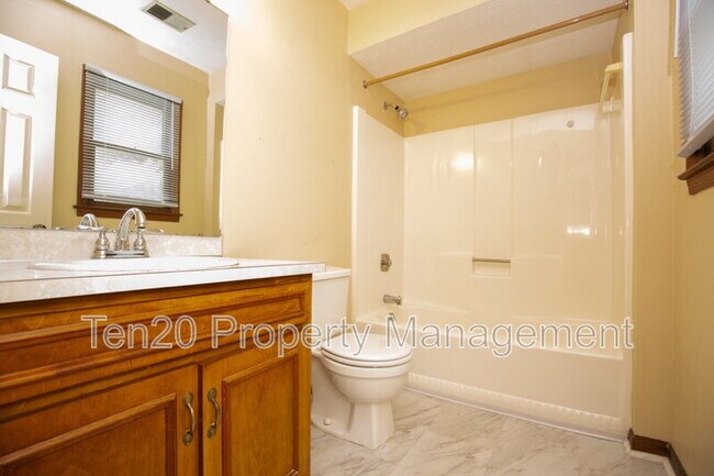Building Photo - 1430 Lokey Dr