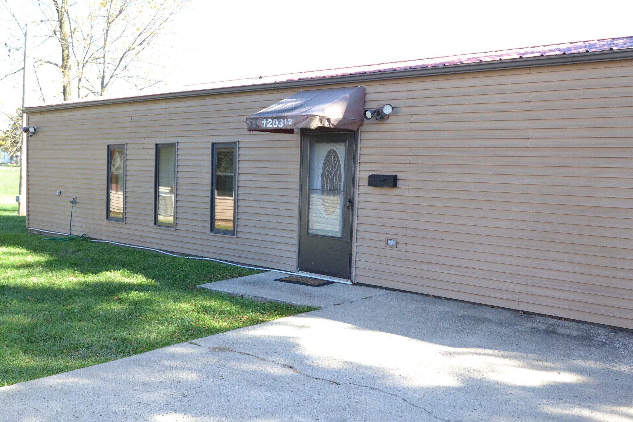 Building Photo - 1203 S Osteopathy Ave