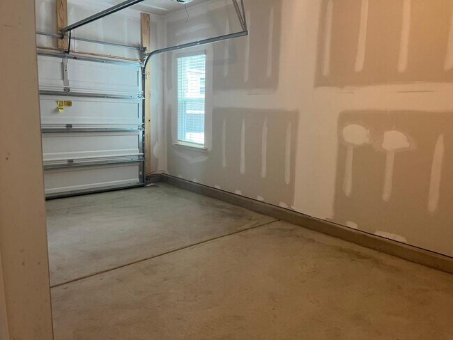 Building Photo - 272 Chesapeake Cmns St