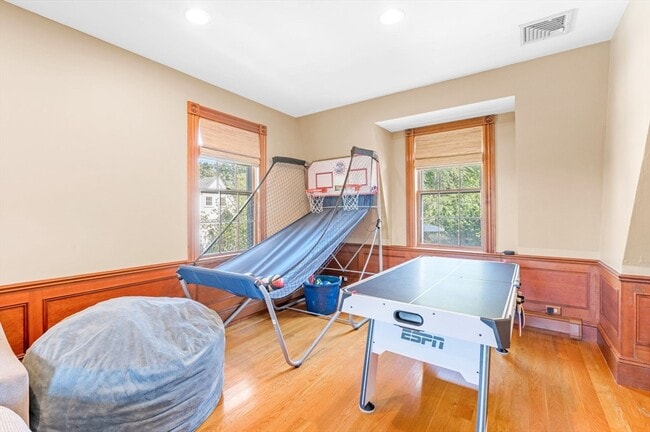 Building Photo - 59 Harbor Ave