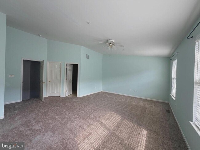 Building Photo - 8906 Mallard Ct