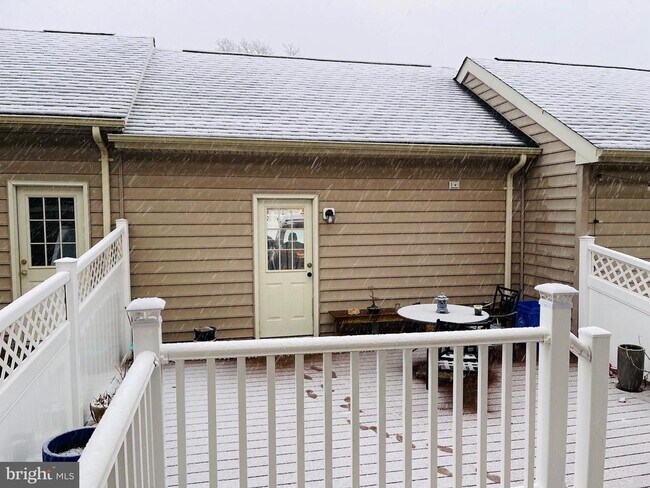 Building Photo - 23144 Basswood Hill Dr