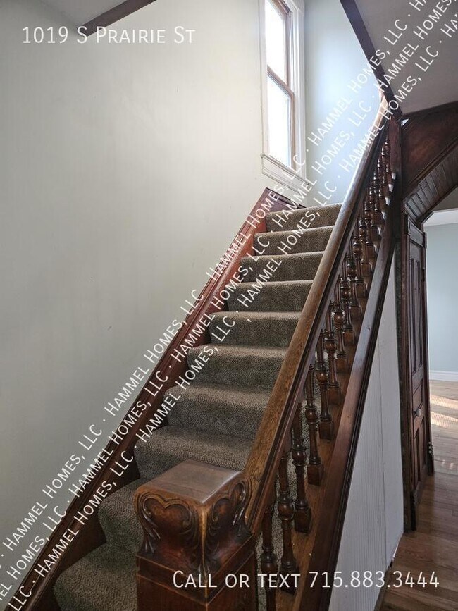 Building Photo - 1019 S Prairie St