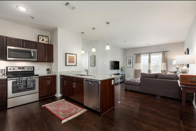 Building Photo - 1118 Litton Ave