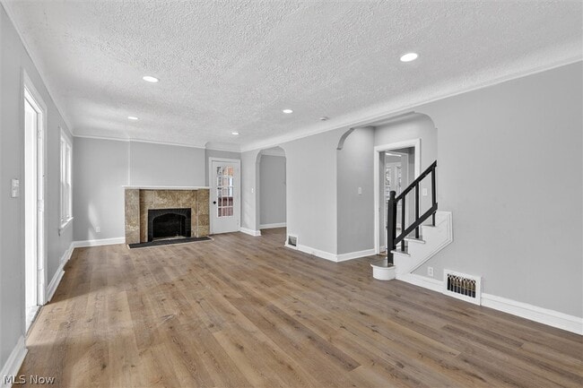 Building Photo - 231 E 210th St