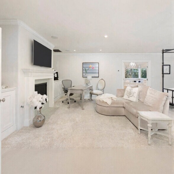 Building Photo - 8203 E Del Capitan Dr