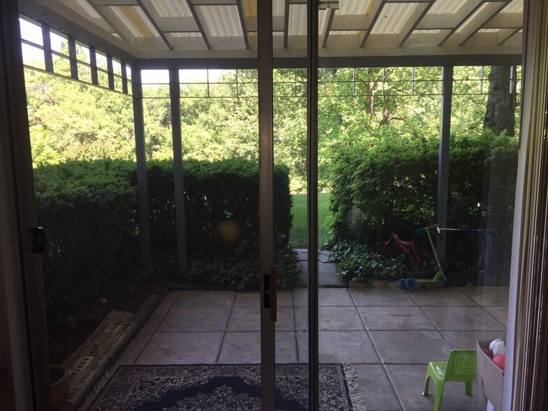 Patio - 10201 Grosvenor Pl