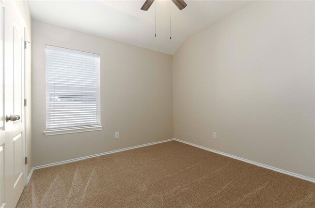 Building Photo - 249 Ashwood N