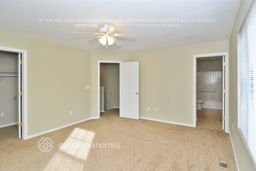 Building Photo - 10100 Glencoe Ct