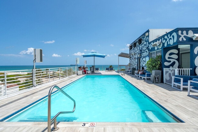 Building Photo - 1036 Ocean Dr