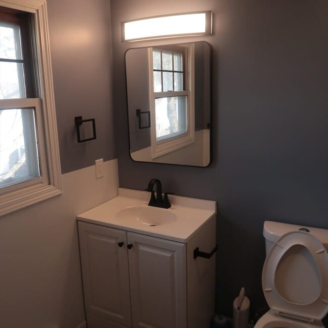 Building Photo - 54 Ballard St