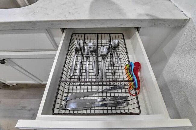 Building Photo - 2216 Hazard St