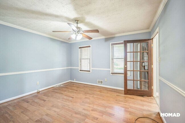 Building Photo - Spacious 3BR, with bonus room House in Law...