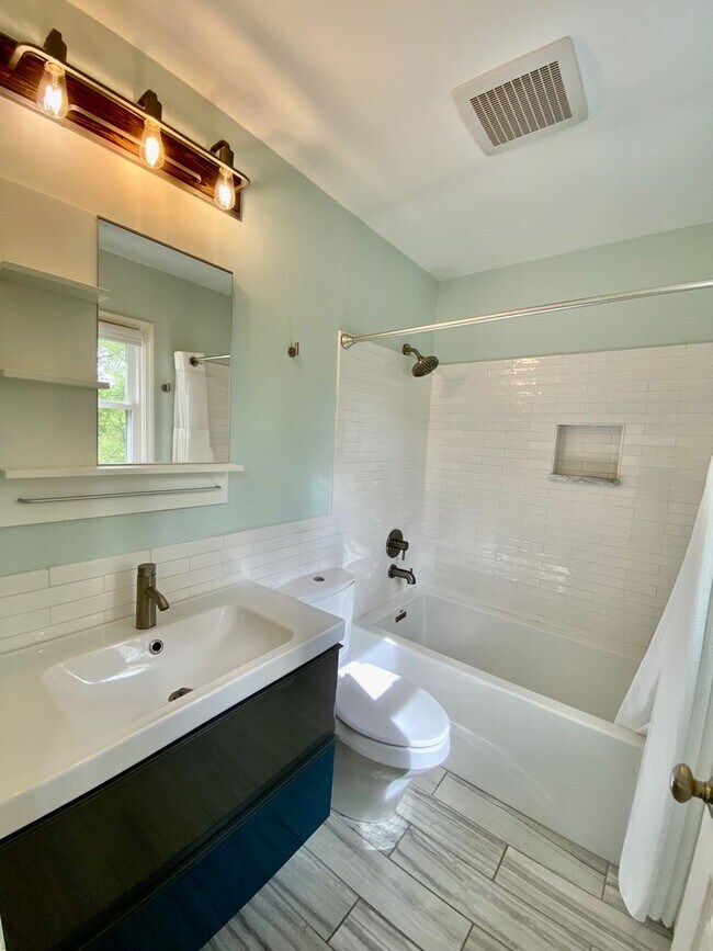 Building Photo - East AVL - Mid Century Modern Beauty in Bo...