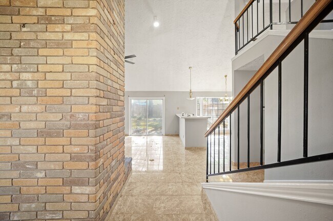 Building Photo - 13431 Klamath Falls Dr