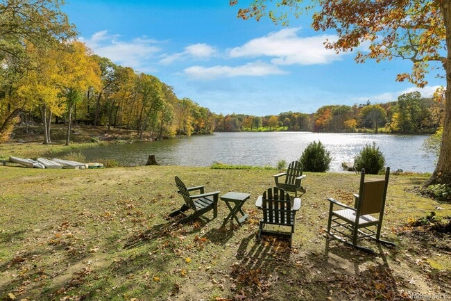 Building Photo - 16 Old Wagon Rd