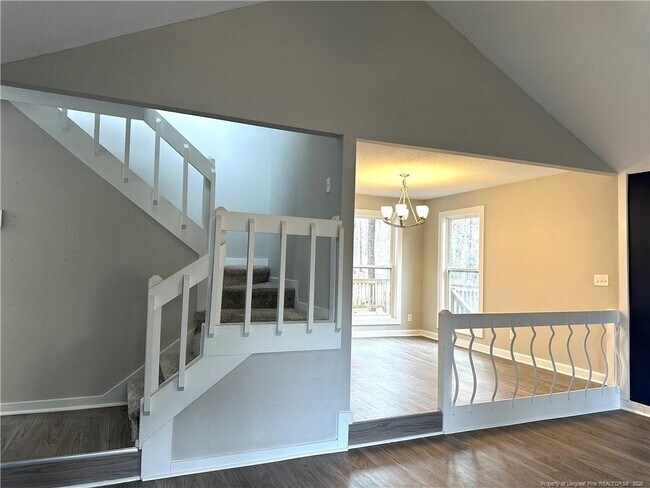 Building Photo - 304 Rangoon Ct