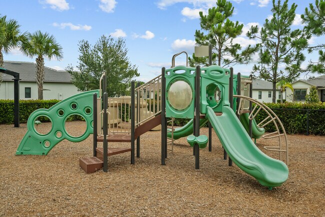 Building Photo - 680 SE Villandry Way