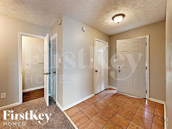 Building Photo - 852 Shore Dr