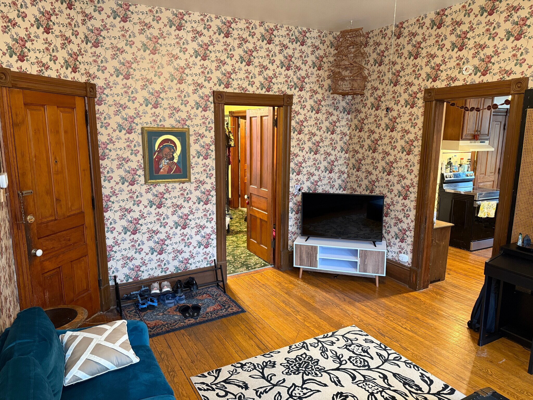 NEW PHOTOS SOON OF LIVING ROOM - 500 Stuart Ave