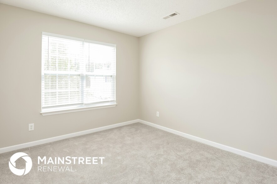 Building Photo - 2015 Chapel Park Ln