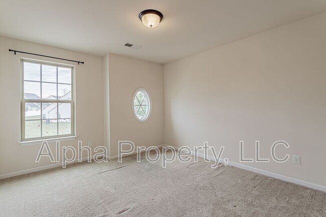 Building Photo - 14 Irvington Dr