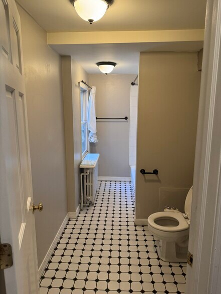 Large Full Bathroom 2nd Floor - 2021 W Girard Ave