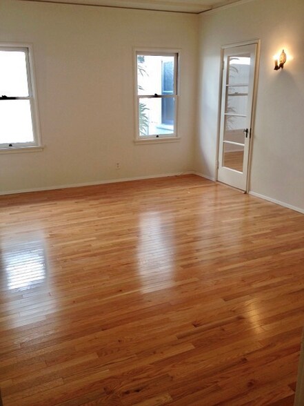 Building Photo - 1149 S Hayworth Ave