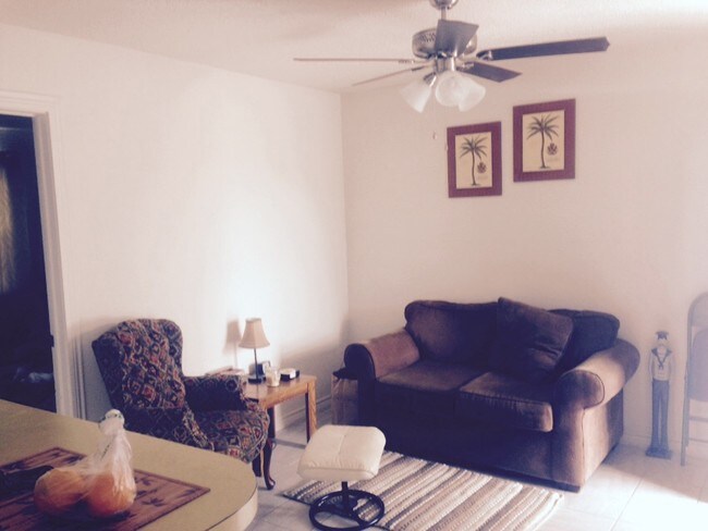 Building Photo - 1215 N 4th St