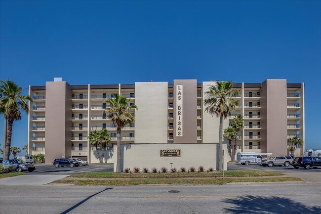 Primary Photo - Beachfront Condo with Ocean Views and Acce...