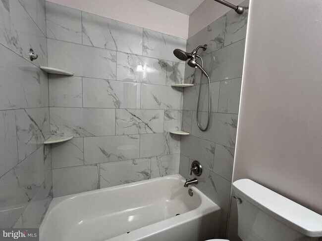 Building Photo - 8729 Sheridan Farms Ct