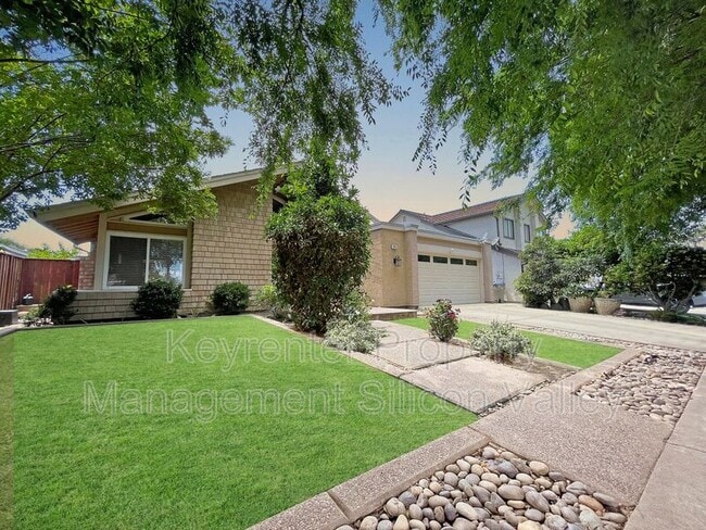 Building Photo - 2261 Plummer Ave