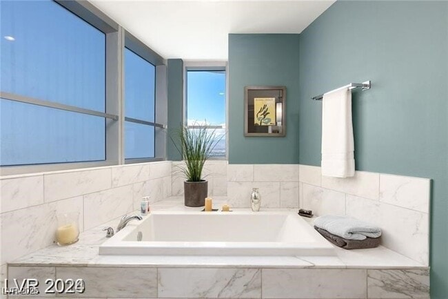 Building Photo - 4471 Dean Martin Dr