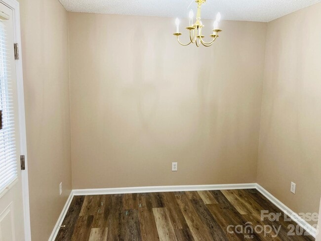 Building Photo - 6383 Kidville Rd