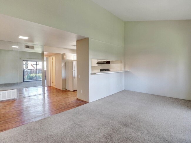 Building Photo - 291 E Mel Ave