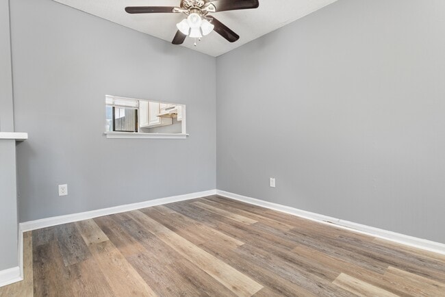 Building Photo - 4249 Lake Ridge Dr