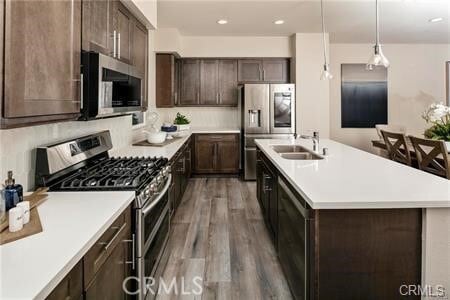 Building Photo - 711 Highline Way