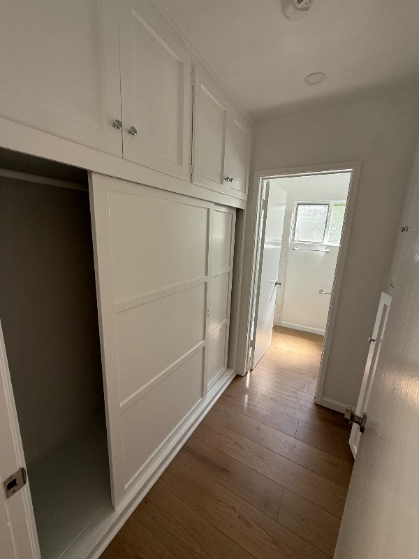 Building Photo - 2140 Beachwood Dr