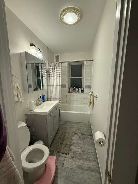 Building Photo - 22 Farrington Ave