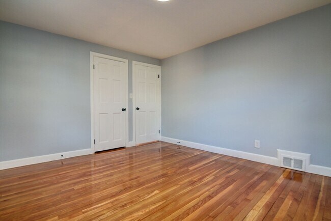 Building Photo - 25 Langley Cir