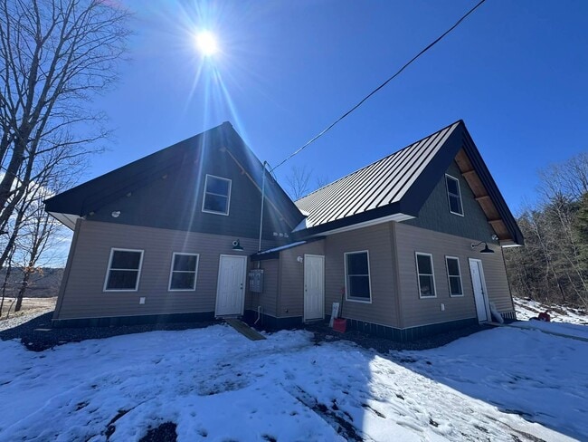 Building Photo - Meadow Woods