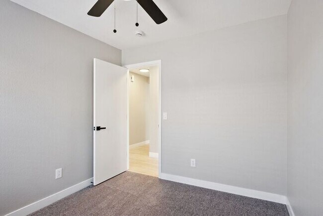 Building Photo - 11545 E Contessa St