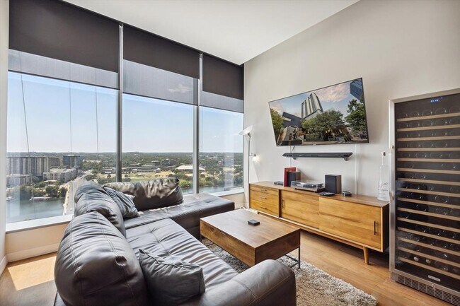 Building Photo - 210 Lavaca St