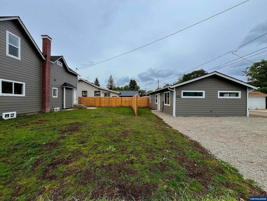 Building Photo - 494 17th St SE