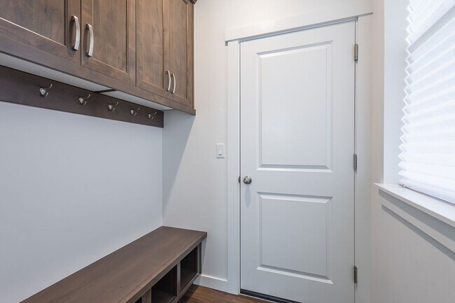 Building Photo - Brand New 3 bed 2.5 bath with flex room North Meridian