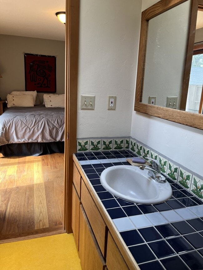 Building Photo - SEASONAL FURNISHED SHORT TERM RENTAL Offering Great Vibe! ALL UTILITIES PAID BY THE SELLER...