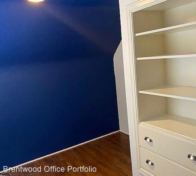 Building Photo - 3 br, 1 bath Apartment - 1302 W Hays St