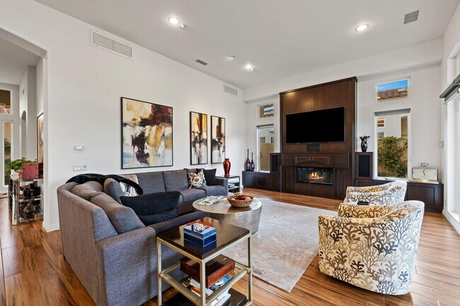 Building Photo - 704 Mission Creek Dr